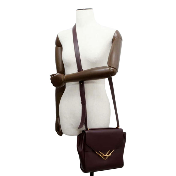 【BOTTEGA VENETA】SMALL CLIP SQUARE CROSSBODY BAG Bottega Veneta The Clip Womens Shoulder and Crossbody Bag