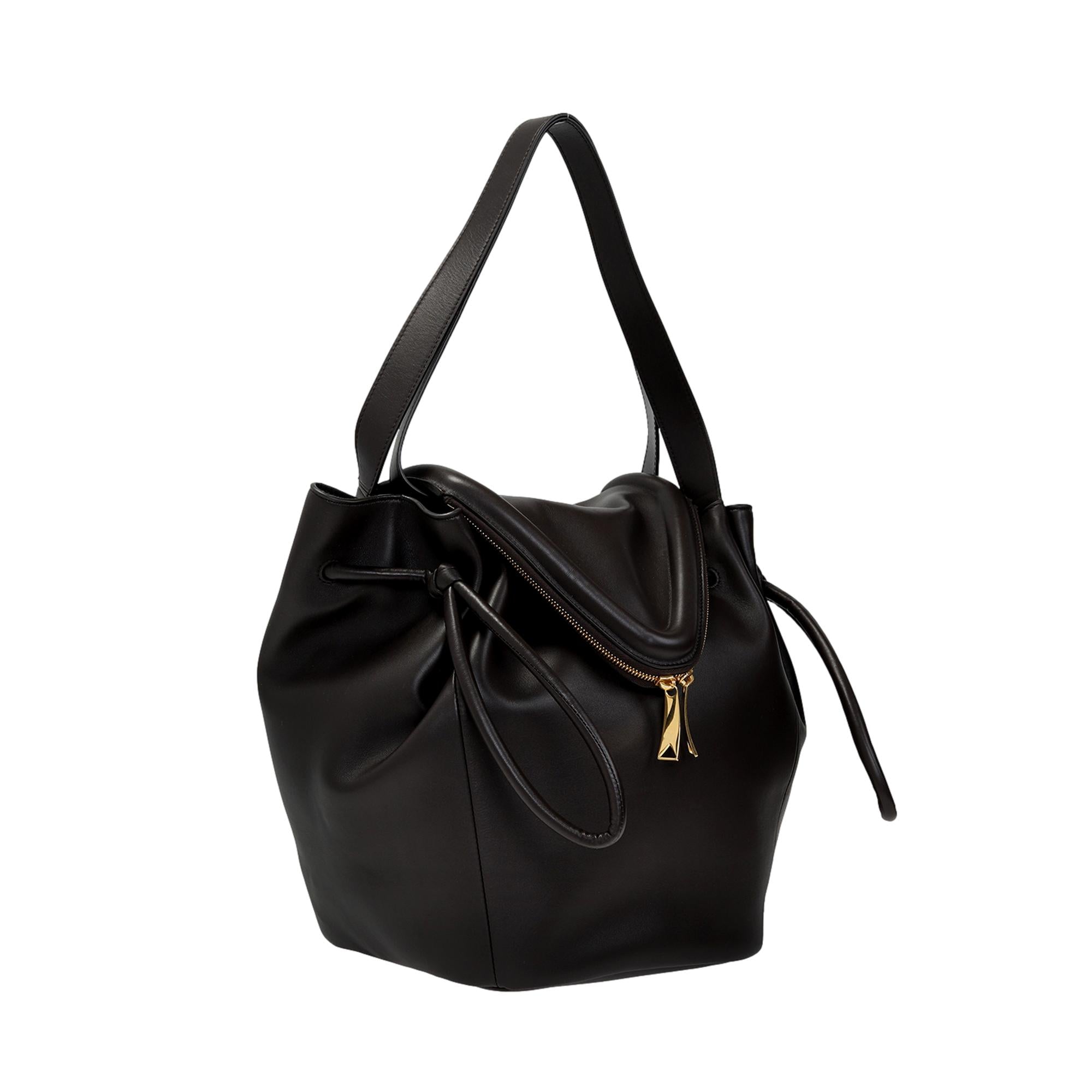 Bottega Veneta Beak Large Black Calfskin Shoulder Bag 666511 at_Queen_Bee_of_Beverly_Hills