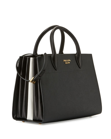Superb authentic big Prada logo bag Black Leather Patent leather Nylon  ref.106690 - Joli Closet