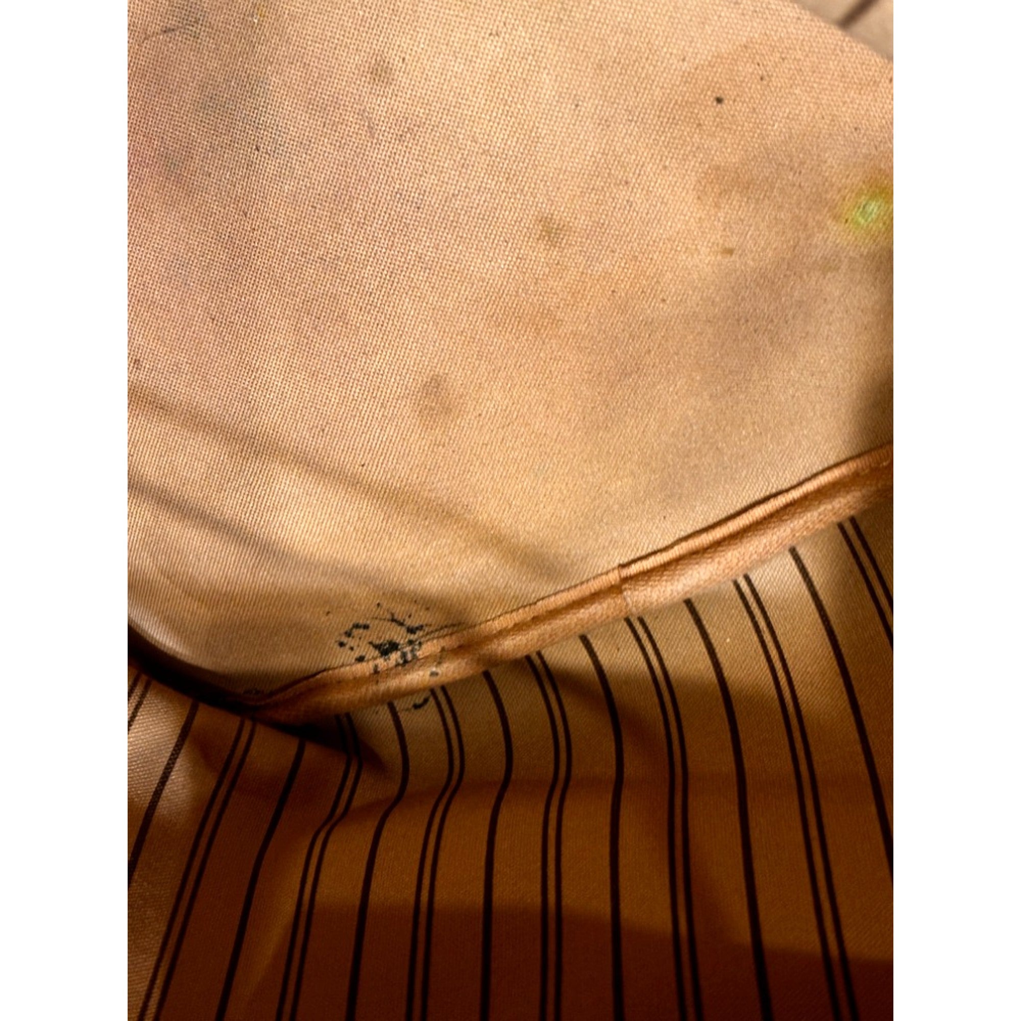 Louis Vuitton Neverfull MM Monogram Canvas Tote