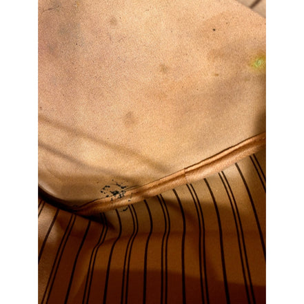 Louis Vuitton Neverfull MM Monogram Canvas Tote