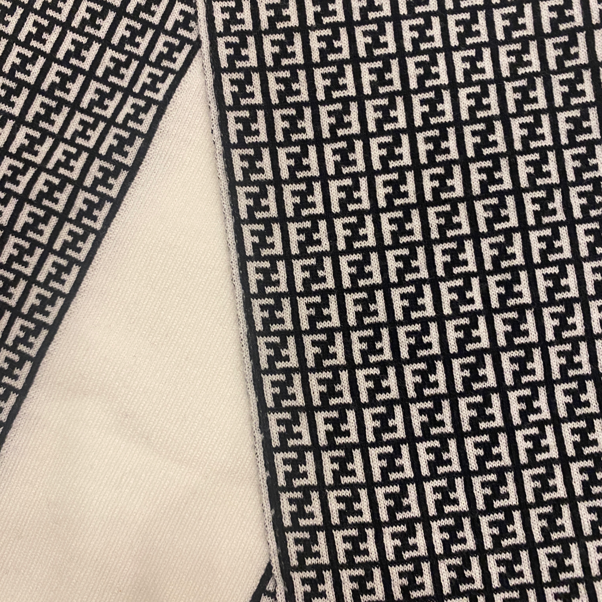 Fendi FF Print Nero and Bianco Knitted Wool Scarf FXQ056 at_Queen_Bee_of_Beverly_Hills